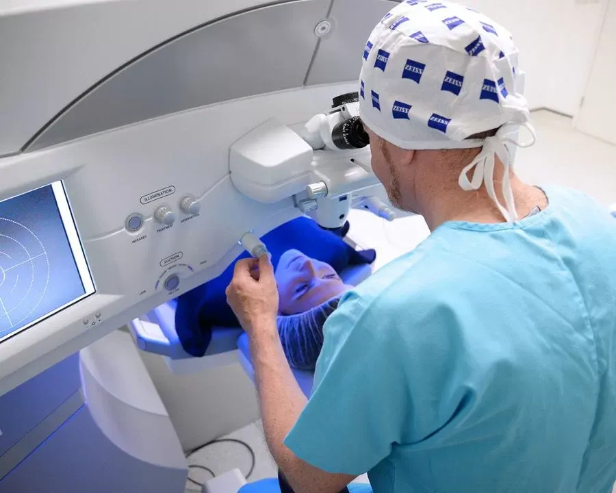 روش حذف عینک